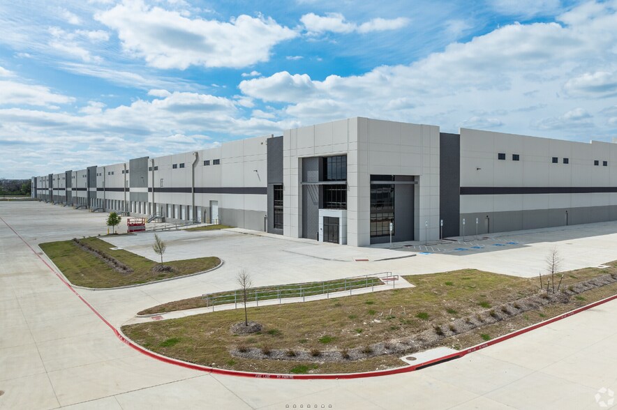 More Photos Of 1401-1501 E Pleasant Run Rd, Wilmer Unknown For Lease