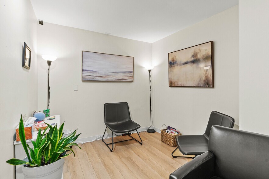 More Photos Of 643 Bodey Cir, Urbana Storefront Retail Office For Sale