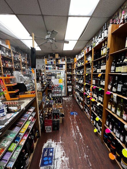 More Photos Of 910 Union Ave, Union Beach Restaurant For Sale