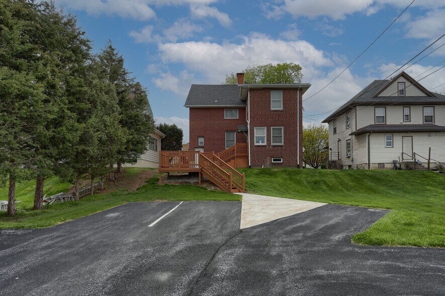 More Photos Of 421 W Chocolate Ave, Hershey Medical For Lease