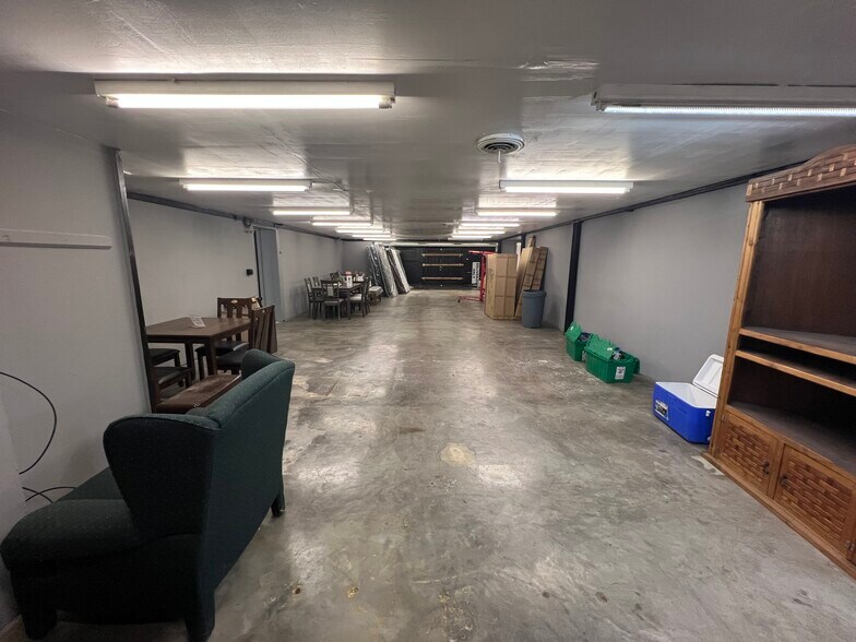 More Photos Of 622 W Texas Ave, Baytown Storefront Retail Office For Lease