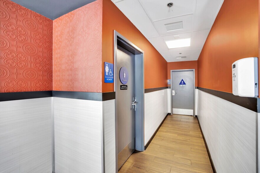 More Photos Of 701 W 7th St, Los Angeles Apartments For Lease