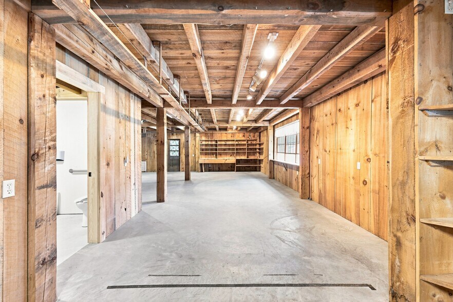 More Photos Of 160 E Hill Rd, Monson Freestanding For Lease