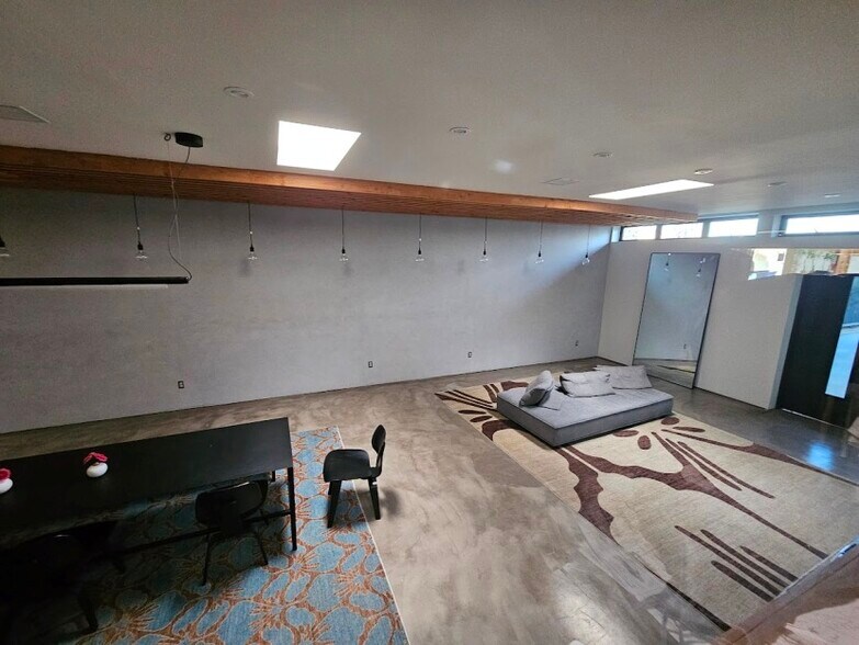 More Photos Of 1354 E Washington Blvd, Los Angeles Warehouse For Sale