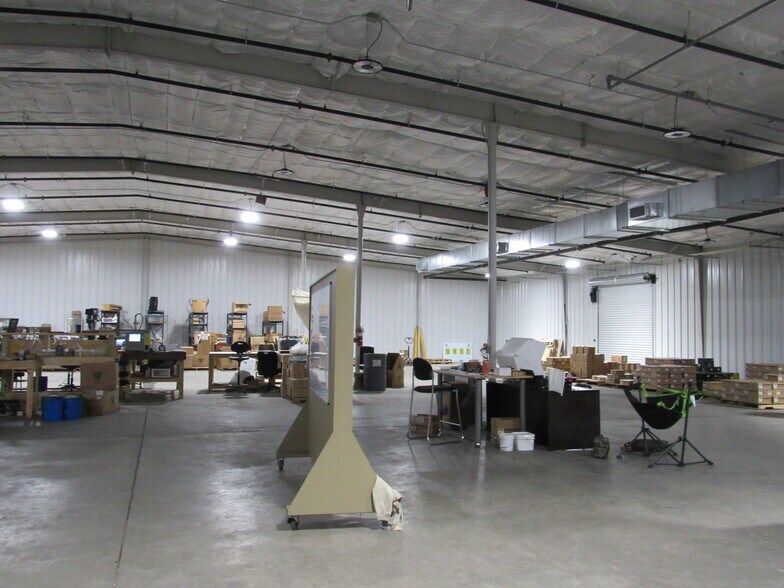 More Photos Of 549 Yorkville Park Sq, Columbus Warehouse For Lease