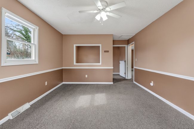 More Photos Of 205 Statesville Blvd, Salisbury Office For Lease