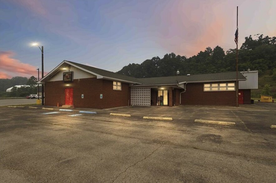 More Photos Of 8370 State Route 22, New Alexandria Flex For Sale