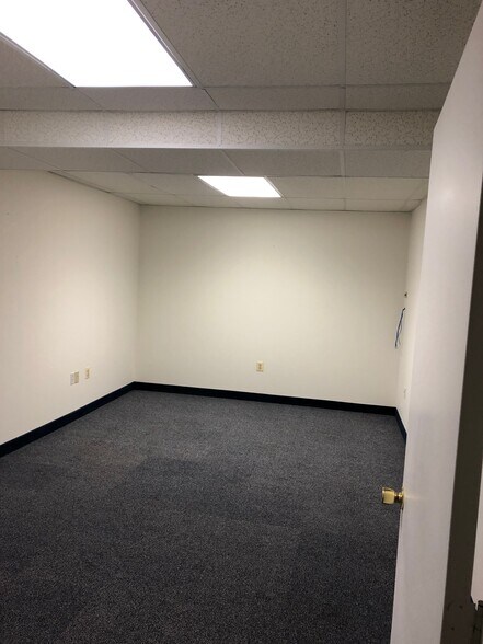 More Photos Of 7627 Leonardtown Rd, Hughesville Storefront Retail Office For Lease