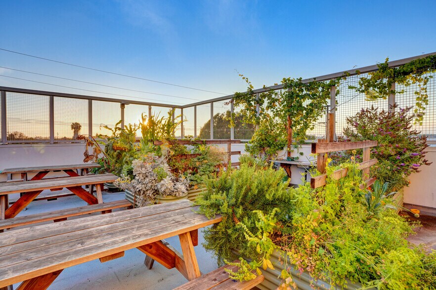 More Photos Of 8001 Santa Fe Ave, Huntington Park Schools For Sale