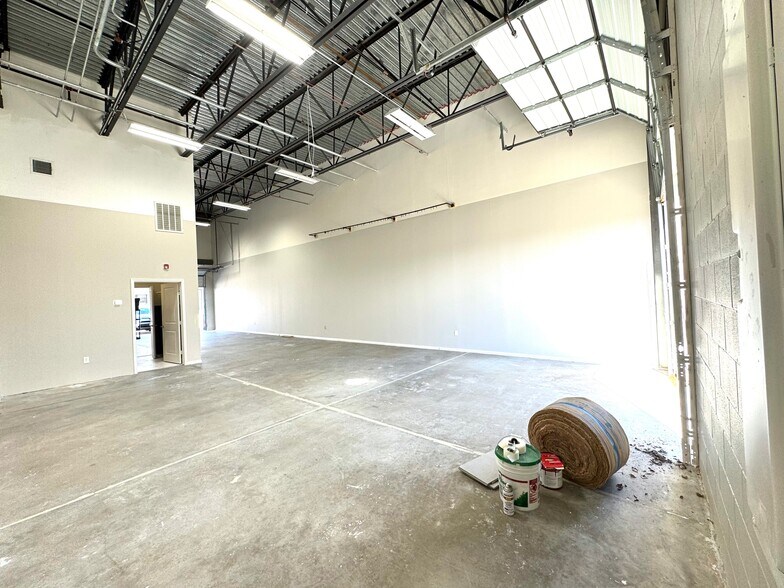 More Photos Of 4215 S Main St, Stafford Showroom For Sale