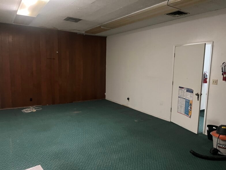 More Photos Of 5909 Camden St, Oakland Daycare Center For Sale