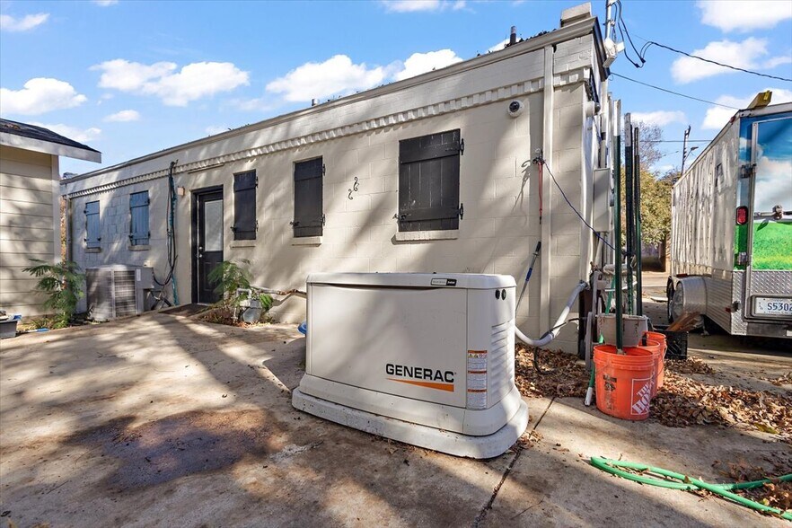 More Photos Of 908 Cherry St, Vicksburg Office For Sale