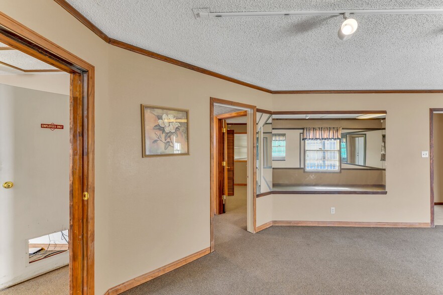 More Photos Of 1601 S Maryland Pky, Las Vegas Office For Sale