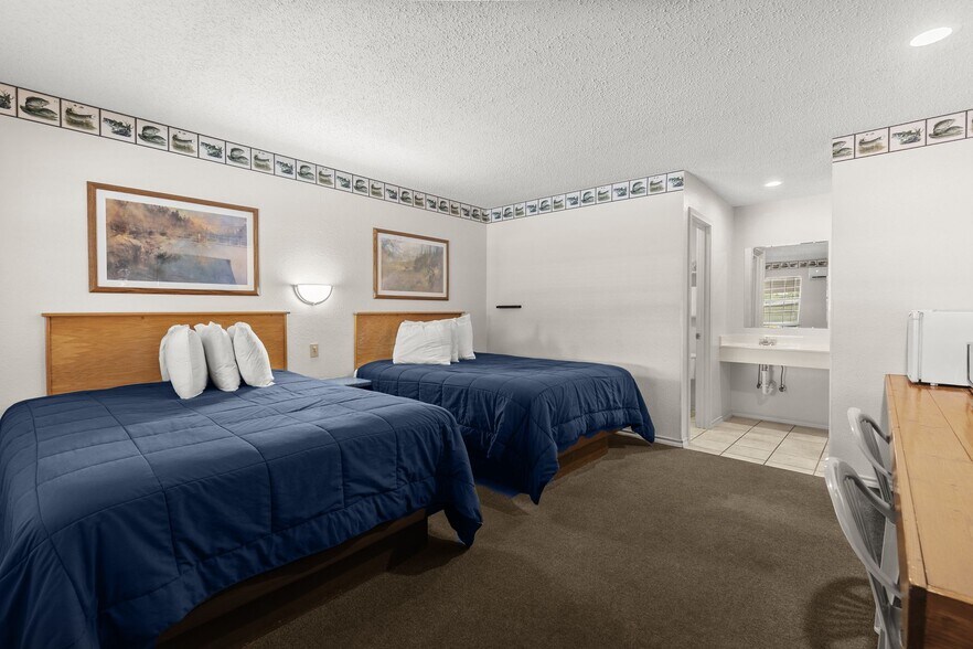 More Photos Of 9530 W FM 515, Alba Specialty For Sale