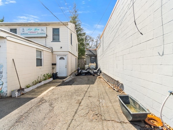 More Photos Of 305 S Michigan Ave, Kenilworth Industrial For Sale