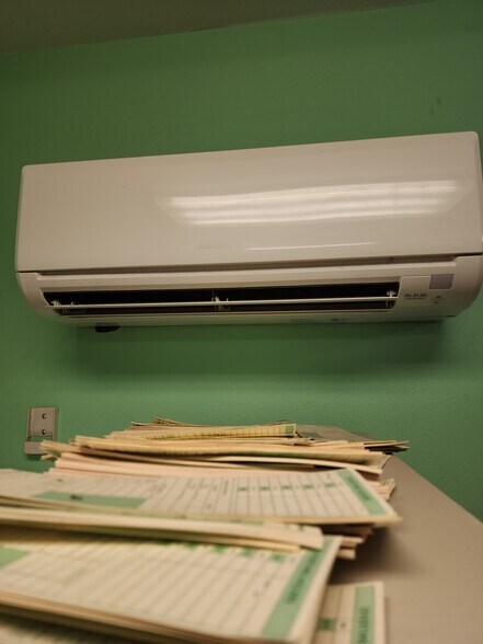 More Photos Of 335 E B Cir, Pasco Warehouse For Sale