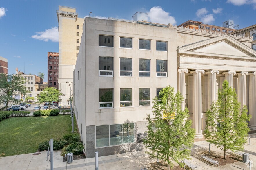 Primary Photo Of 241 N Superior St, Toledo Office Residential For Lease