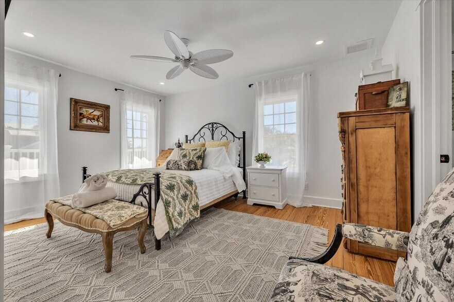 More Photos Of 8241 Main St, Bokeelia General Retail For Sale