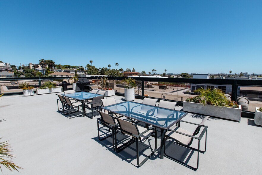 More Photos Of 3015 Main St, Santa Monica Loft Creative Space For Lease