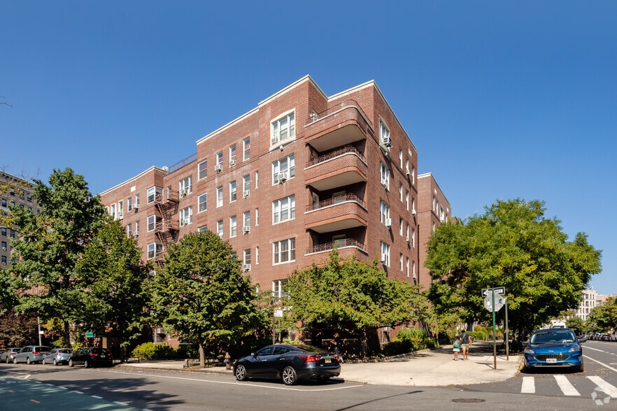 More Photos Of 60 Plaza St E, Brooklyn Apartments For Sale