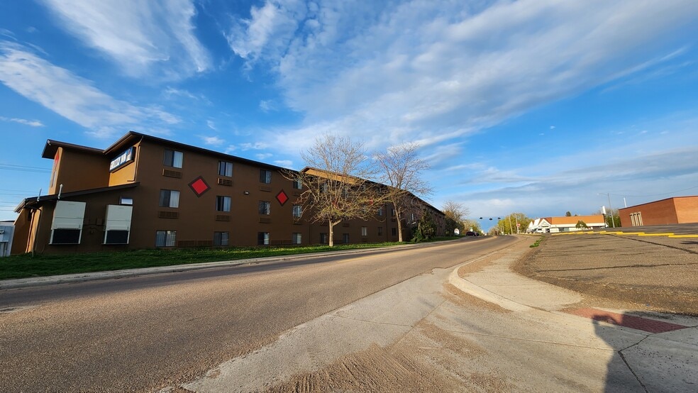 More Photos Of 1214 13th St S, Great Falls Hotel For Sale