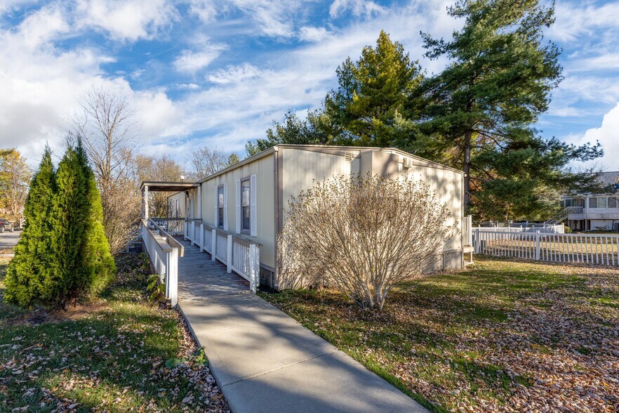 More Photos Of 100 Obetz Rd, Columbus Daycare Center For Sale