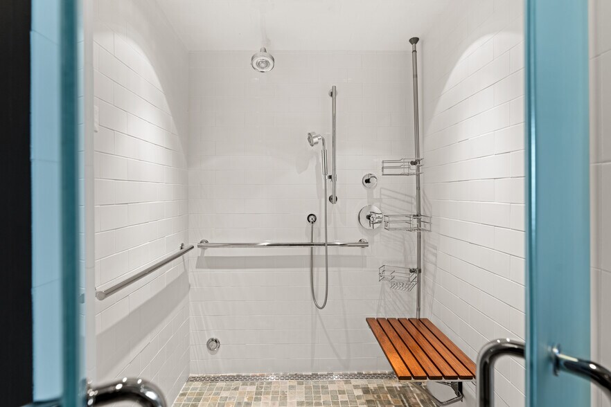 More Photos Of 105 Bradford Street Ext, Provincetown Hotel For Sale