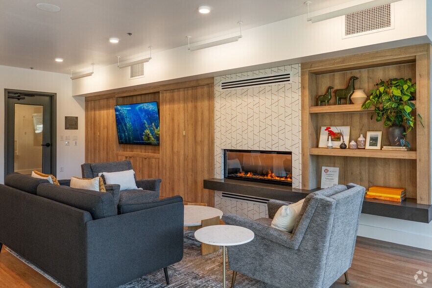 More Photos Of 10306 SE Main St, Milwaukie Apartments For Lease