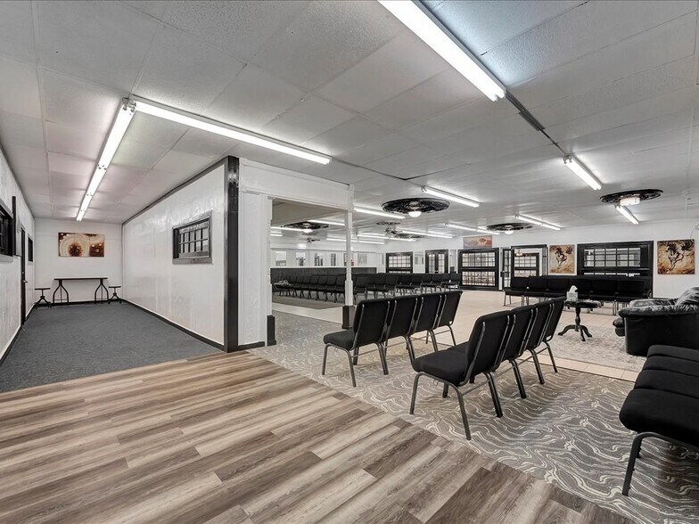 More Photos Of 1221 Abney Ave, Lufkin Office For Sale