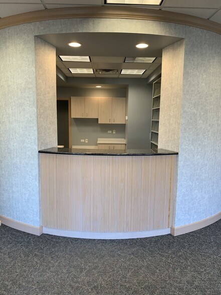 More Photos Of 33 W Higgins Rd, South Barrington Unknown For Lease