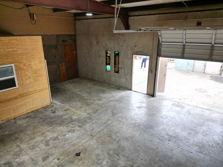 More Photos Of 2164 Jacksboro Hwy, Fort Worth Warehouse For Lease
