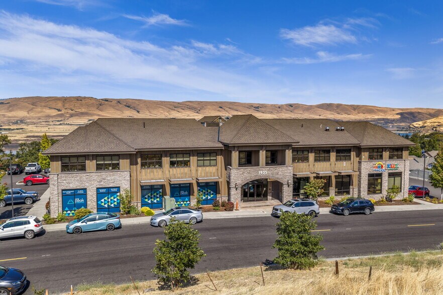 Primary Photo Of 1935 E 19th St, The Dalles Medical For Lease