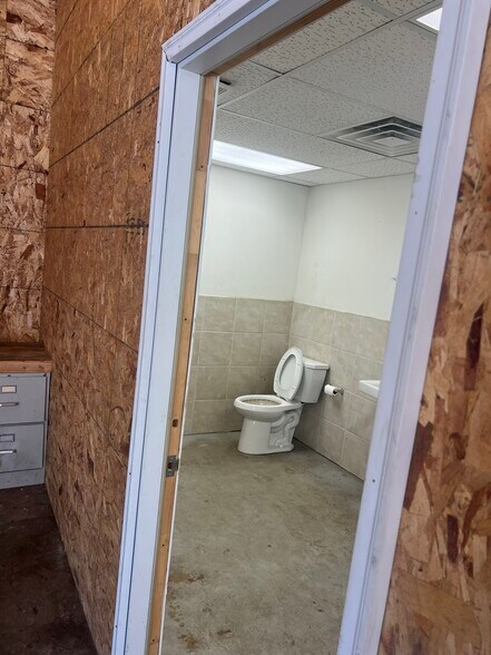 More Photos Of 3095 162nd Ln NW, Andover Warehouse For Lease