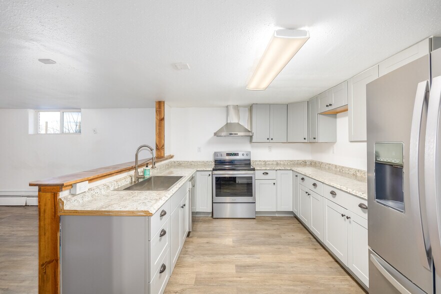 More Photos Of 8221 Bradburn Dr, Westminster Office For Sale