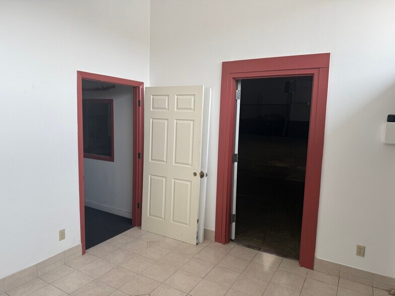 More Photos Of 620 W Vermijo Ave, Colorado Springs Warehouse For Lease