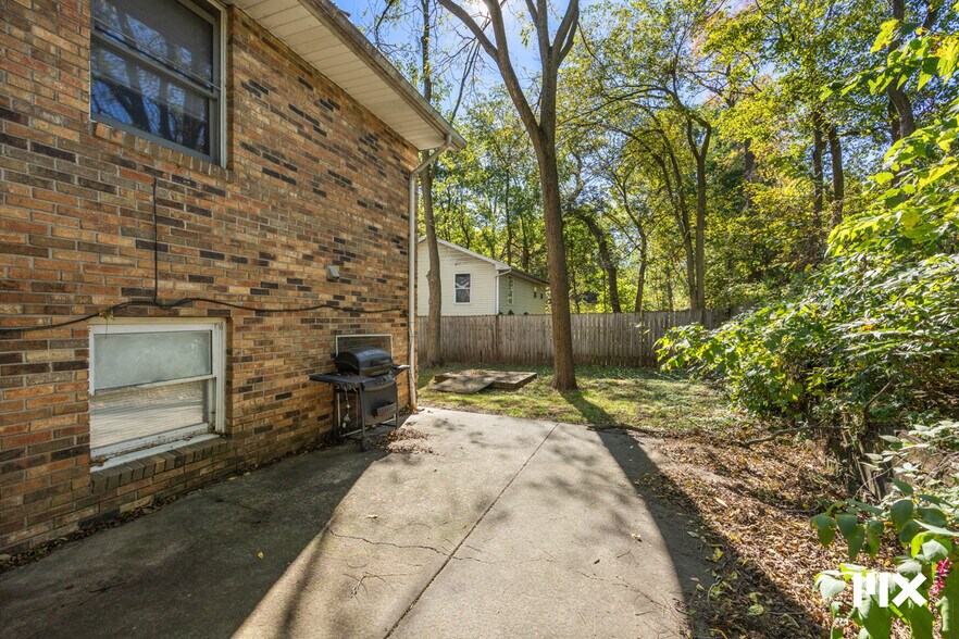 More Photos Of 118-130 S Clarendon St, Kalamazoo Apartments For Sale