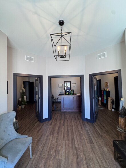 More Photos Of 2693 Townsend Ct, Clarksville Medical For Lease