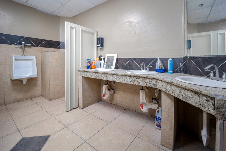 More Photos Of 6825 W Wilshire Blvd, Oklahoma City Theater Concert Hall For Sale