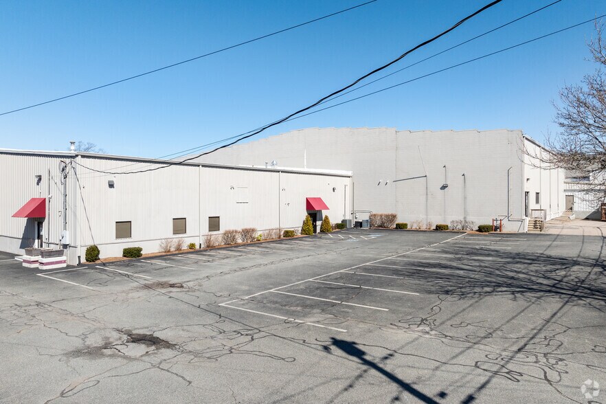 More Photos Of 220 Canton St, Stoughton Warehouse For Lease