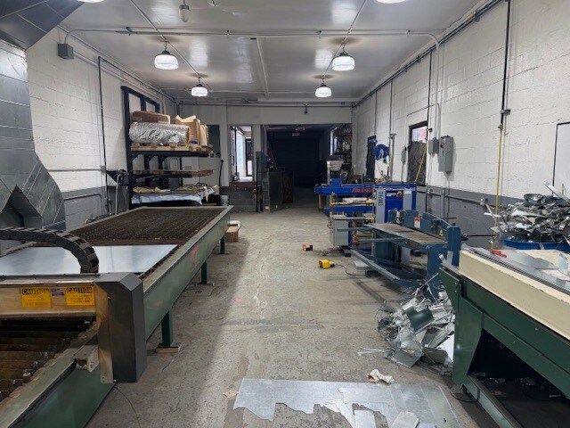 More Photos Of 317 E 3rd St, Mount Vernon Auto Repair For Sale