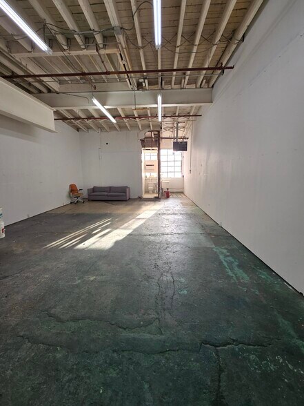 More Photos Of 365-381 canal Pl, Bronx Manufacturing For Lease