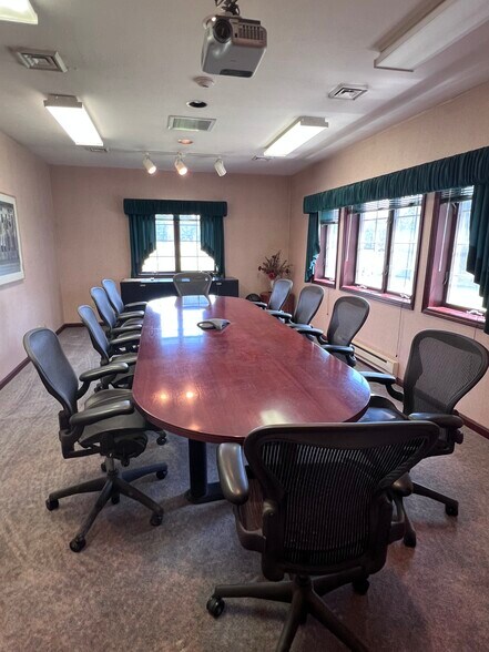 More Photos Of 8261 Diagonal Rd, Streetsboro Office For Lease