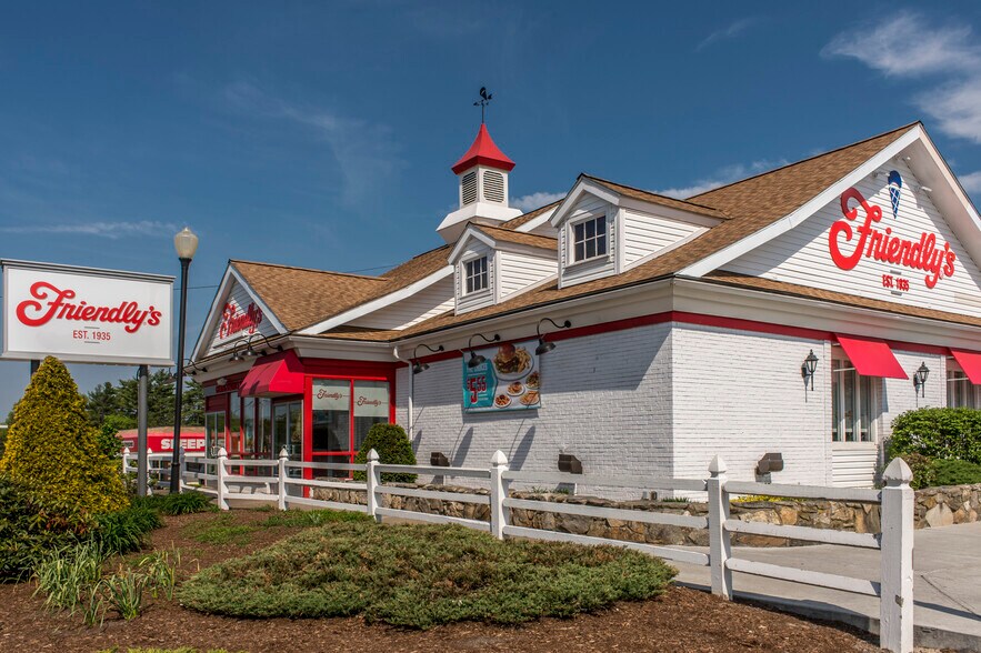 More Photos Of 117 Church St, Pembroke Unknown For Lease