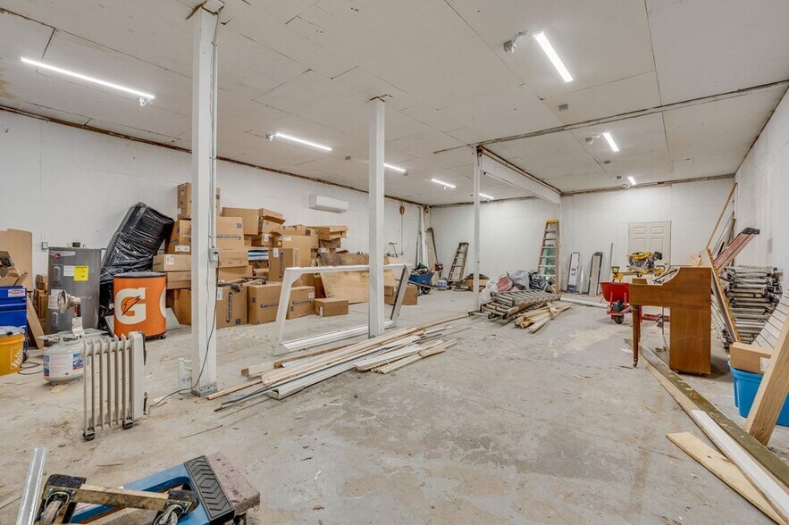 More Photos Of 560 W Main St, Abingdon Storefront For Lease