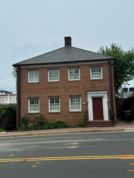 Primary Photo Of 3989 Chain Bridge Rd, Fairfax Medical For Lease