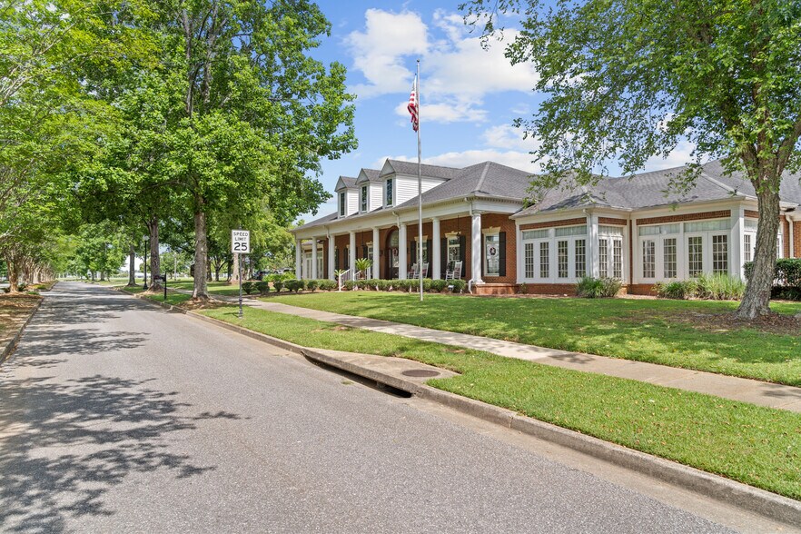 More Photos Of 10171 Papa George St, Daphne Congregate Senior Housing For Sale