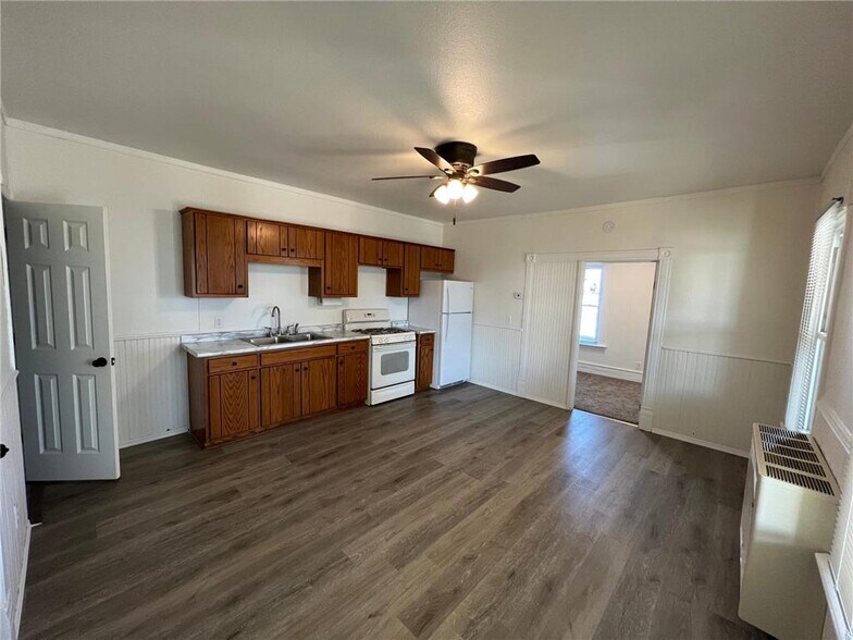 More Photos Of 81 Linden Ave W, Kimball Apartments For Sale