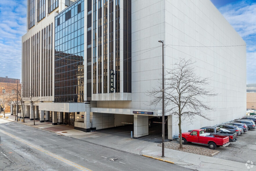 More Photos Of 110 W Berry St, Fort Wayne Office For Lease