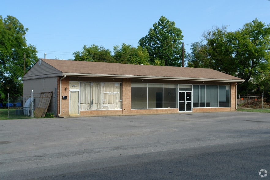 Primary Photo Of 2711 Mccampbell Ave, Nashville Office For Lease