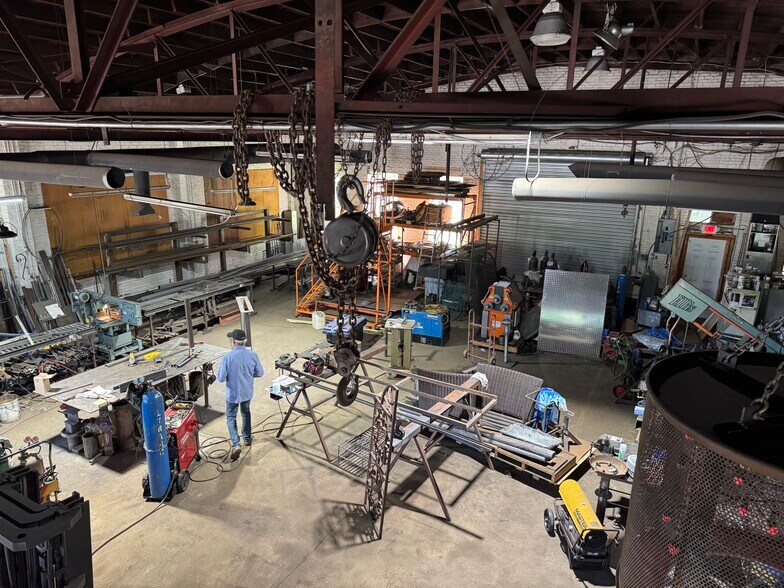 More Photos Of 307 S US-29, Hogansville Showroom For Sale